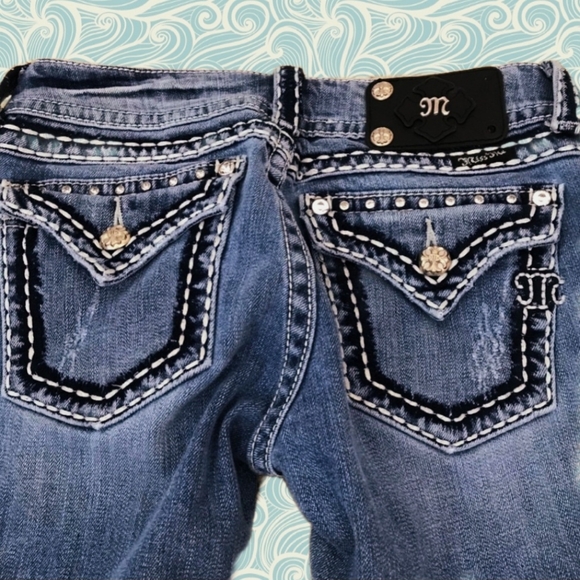 Women's Miss Me Medium Wash Jean's! Size 27 - Picture 3 of 7